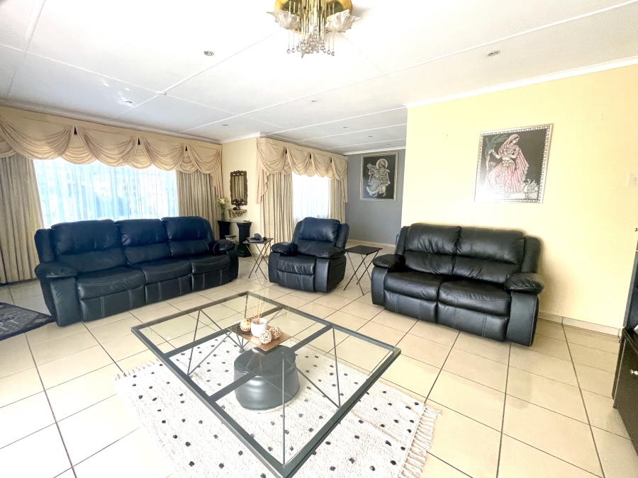 4 Bedroom Property for Sale in Amalinda Eastern Cape